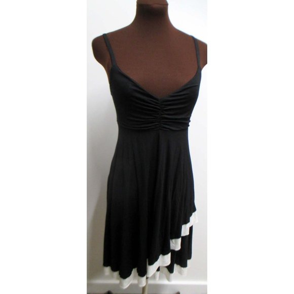 BNWT NEESHA LITTLE BLACK FLUTTER DRESS  SIZE M/L - Picture 6 of 8